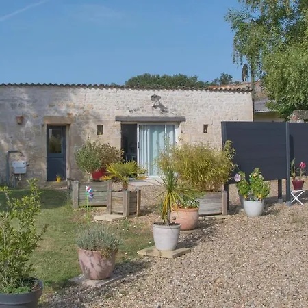 Gîte du timbre Clion  Extérieur photo